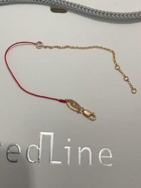 Redline bracelet made of gold